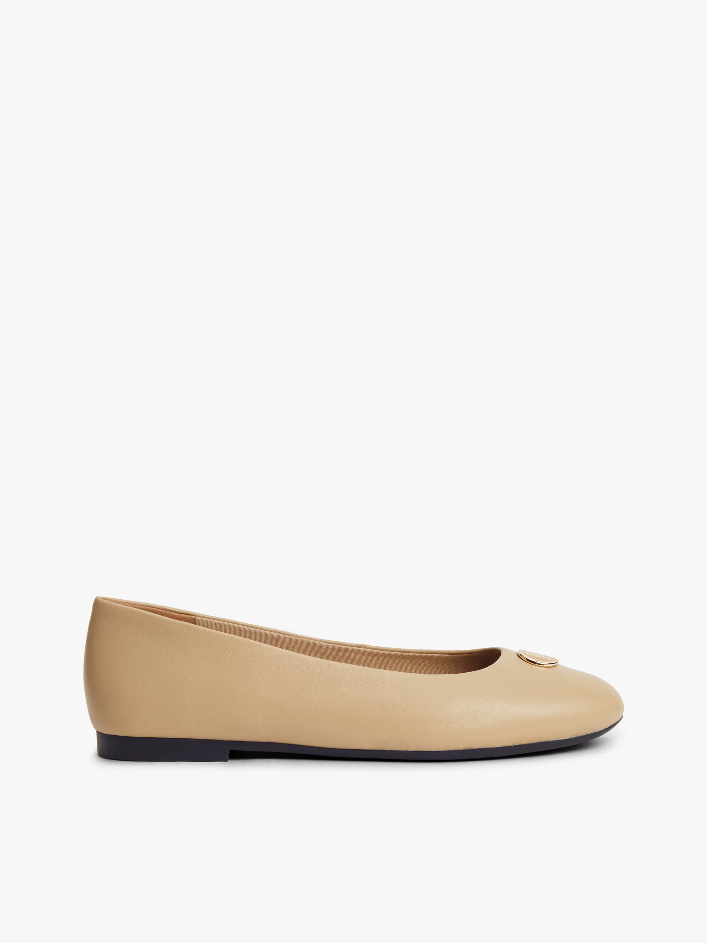 TH Monogram Plaque Leather Ballerinas