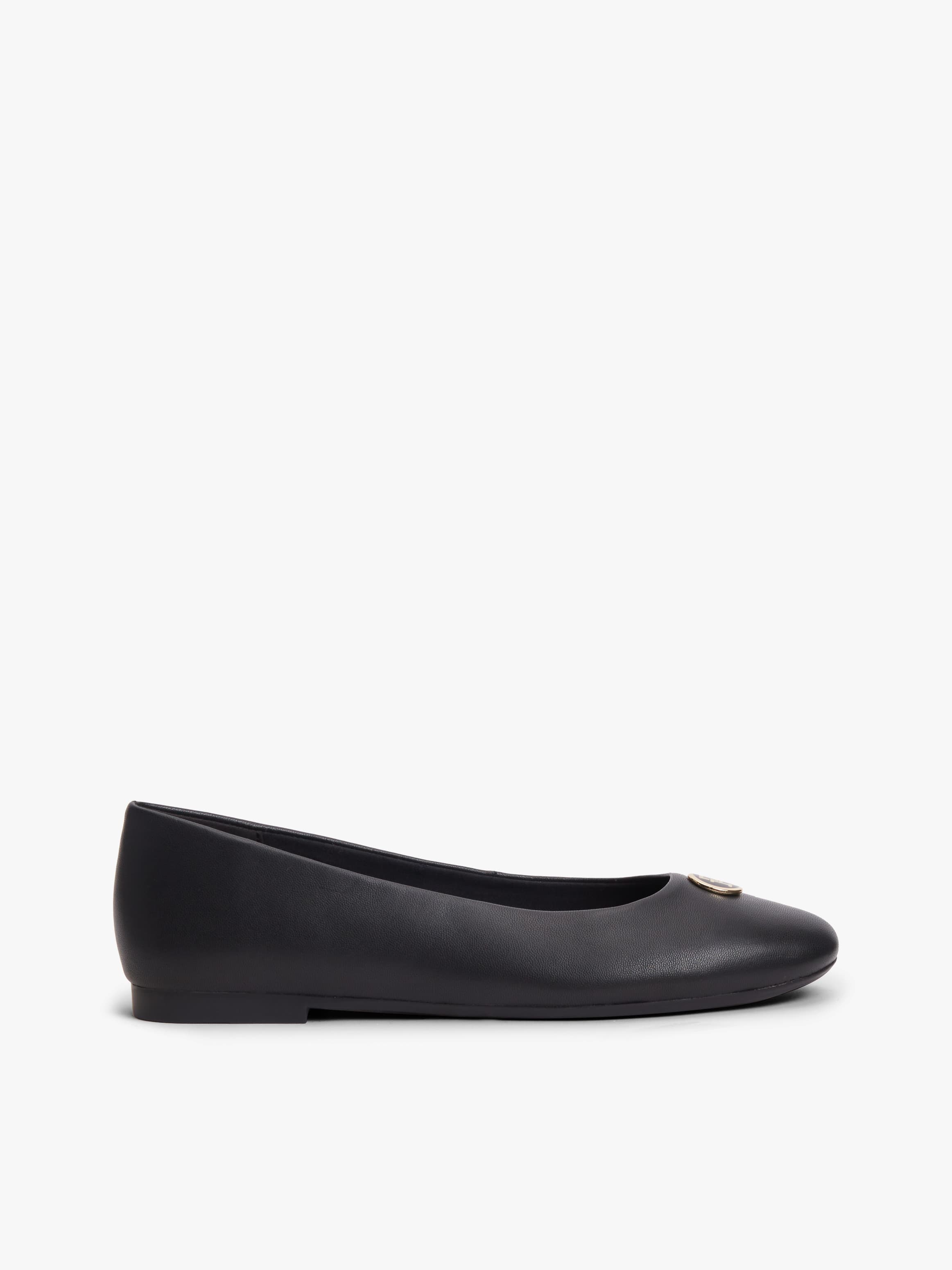 TH Monogram Plaque Leather Ballerinas